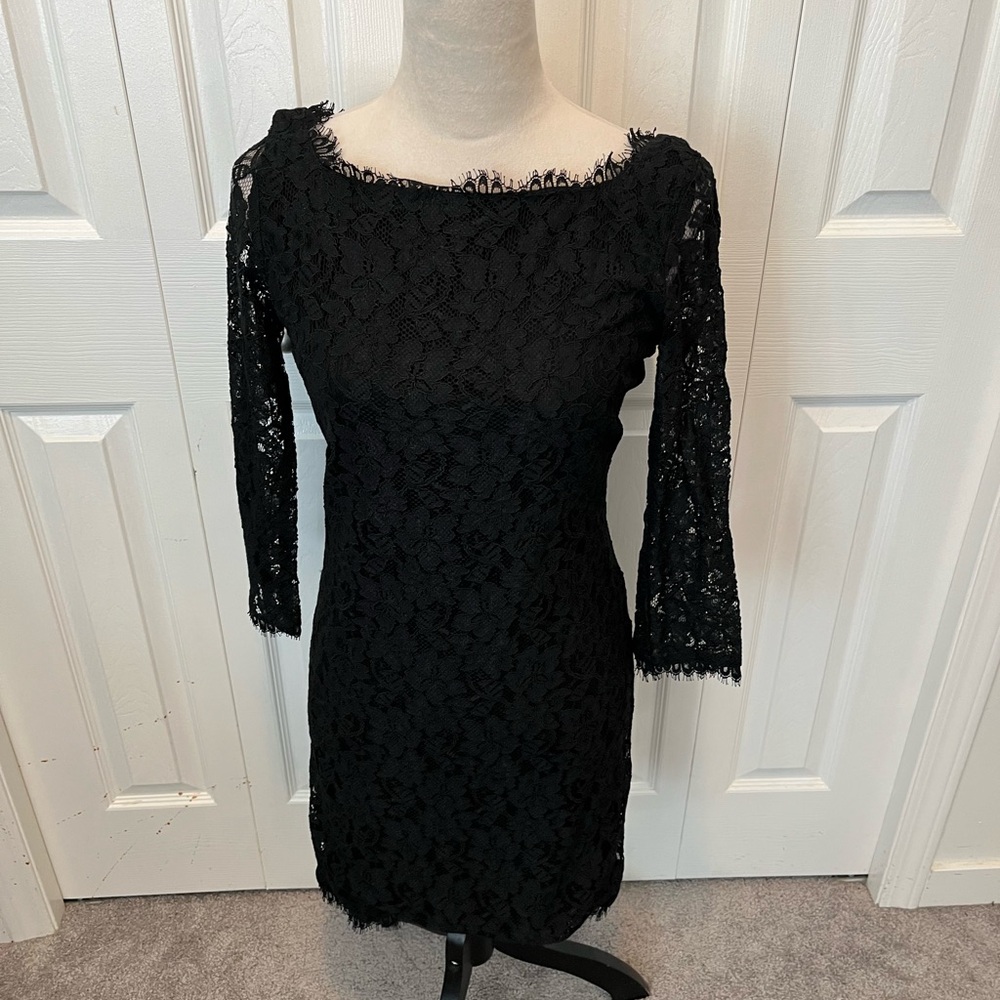 Diane von Furstenberg size 8 Elegant Black Lace Dress